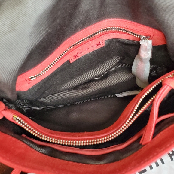 Elizabeth and James TRAPEZE SMALL SEUDE CROSSBODY - Picture 13 of 16